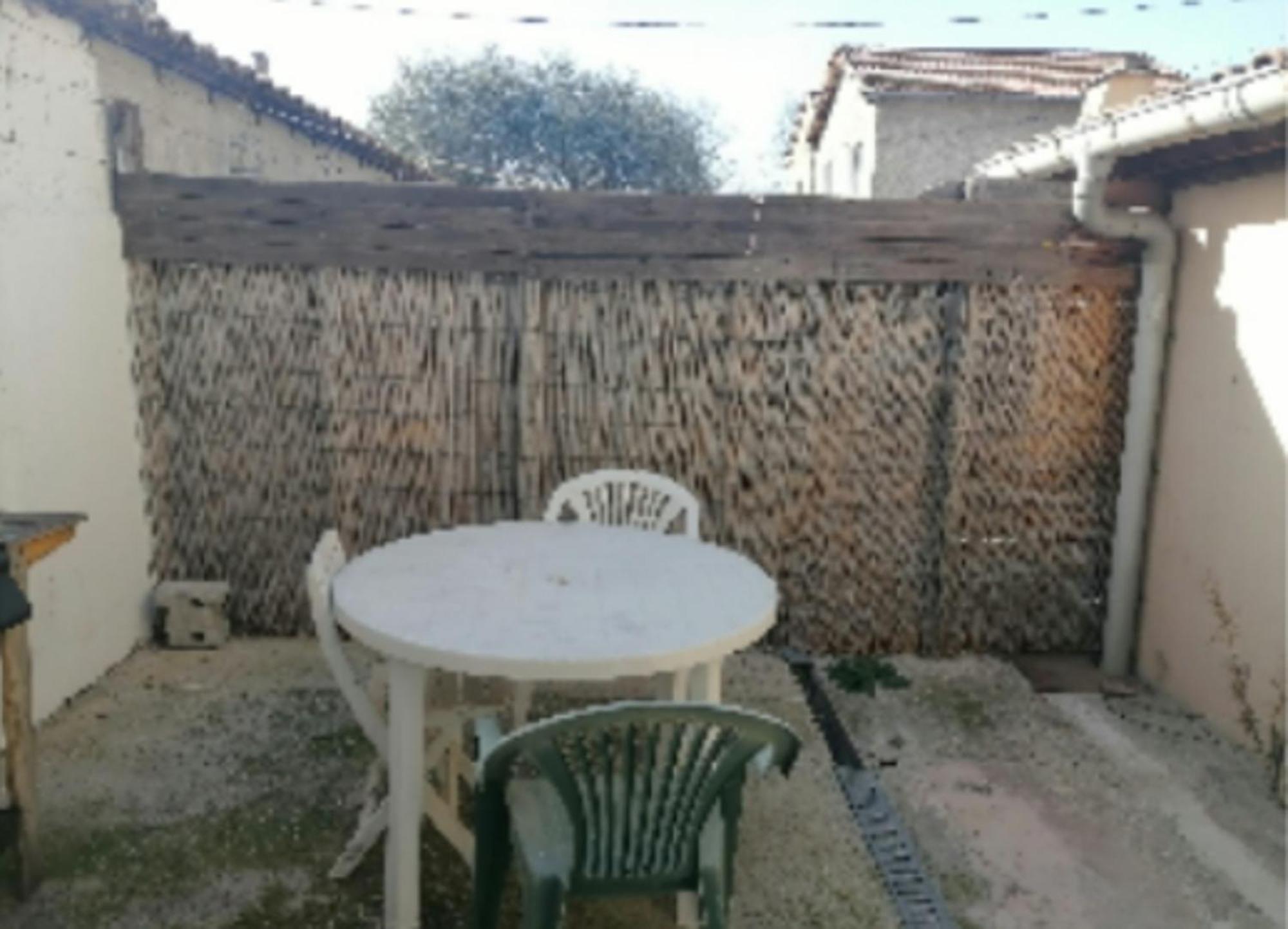Appartement Charmant A Avignon 50 M² Terrasse Privee Exterior photo